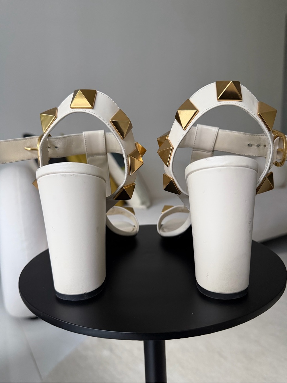 Valentino Garavani White Leather Block-Heel Sandals with Gold Pyramid Studs - Picture 5 of 7